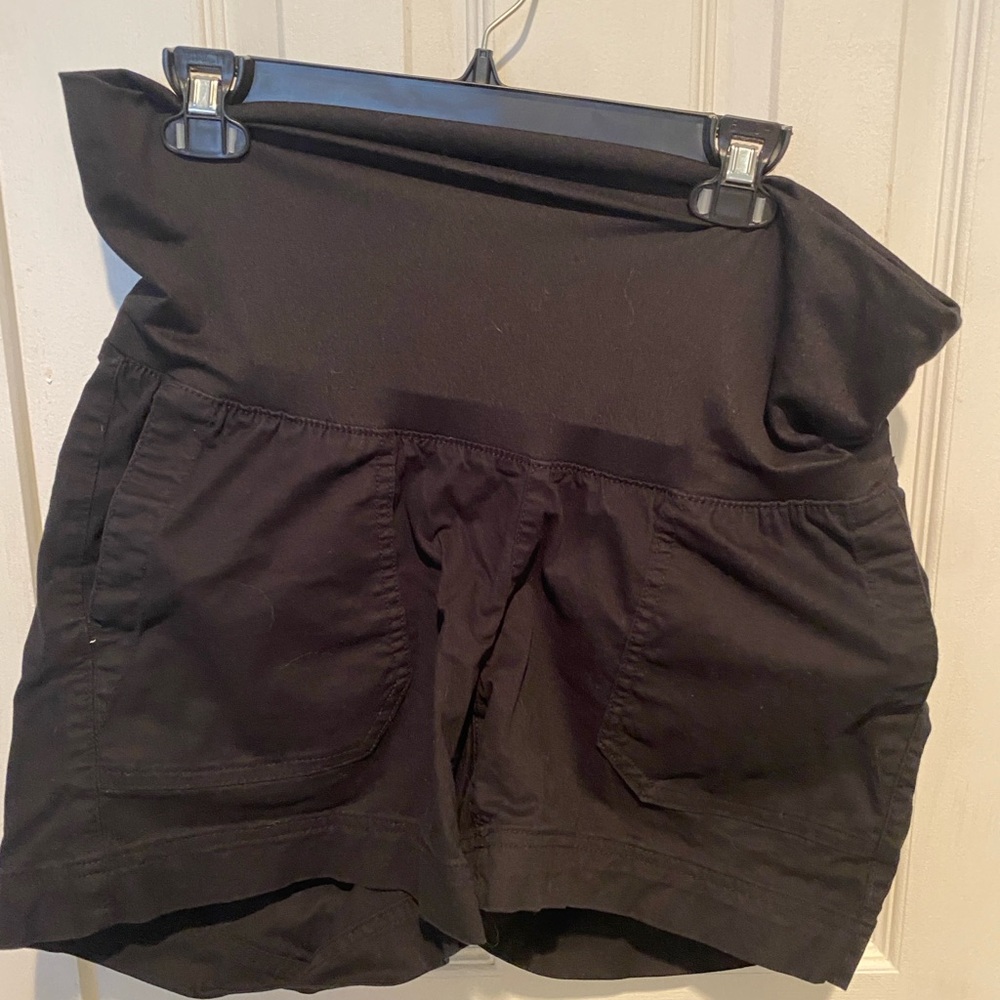 🌺 3/$10 Maternity Women's Black Shorts from Old Navy